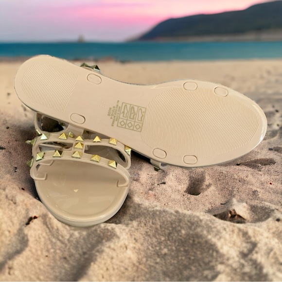 ⭐️HOST PICK⭐️ NEW Anna Nude Simple Sophistication Sandals Size 8 - Picture 2 of 4